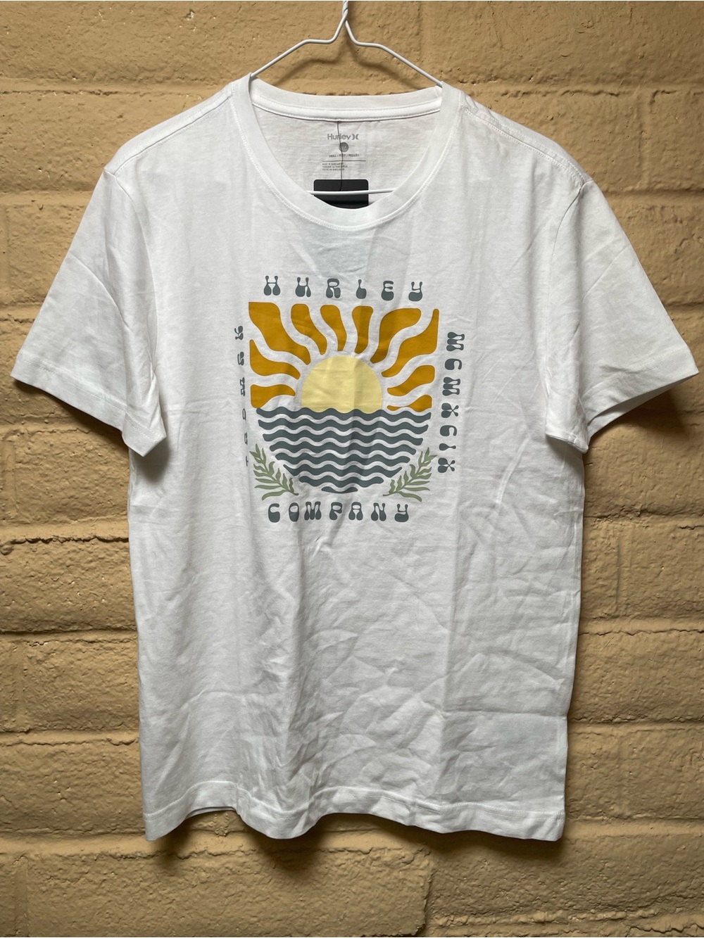Hurley White Short-Sleeve Graphic Sunrise Tee with Yellow and Blue Print